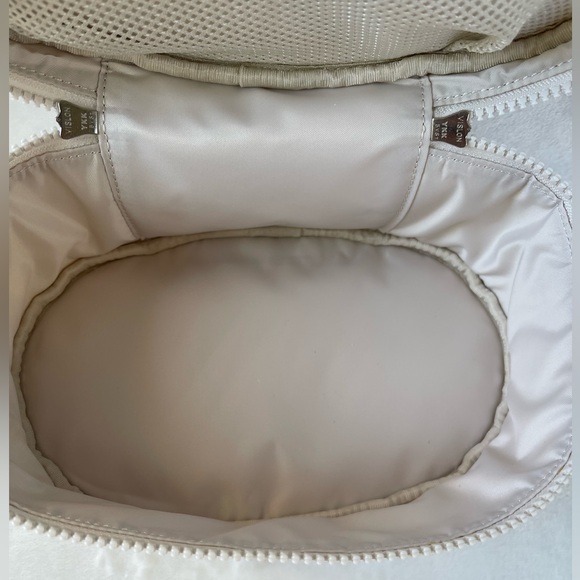 Lululemon Oval Top Access Kit Vol 3.5 L in White Opal - Picture 9 of 14